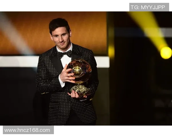 足球明星身着西装优雅合影展现魅力风采与时尚气息