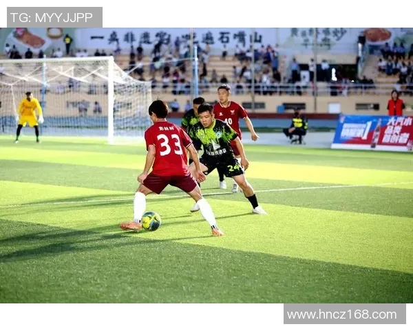 身高175米的足球明星如何在绿茵场上创造辉煌成就