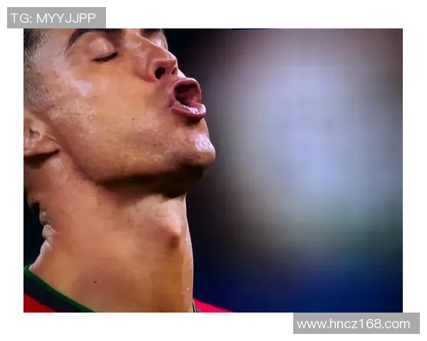 足球明星C罗空踢引发热议球迷热情高涨再掀足球狂潮